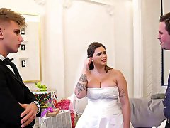 Big ass bride loudly fucked in dirty cuckold on her wedding day