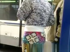 Sexy ass jiggling in bus stop
